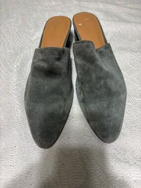 Splendid Size 8.5 Suede Slip Ons
